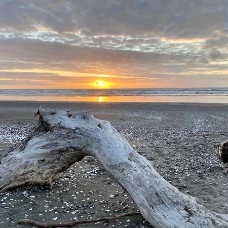 Otaki Beachfront Getaway エクステリア 写真
